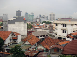 Jakarta, hommikune vaade hotelliaknast
