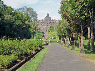 ees paistab Candi Borobudur