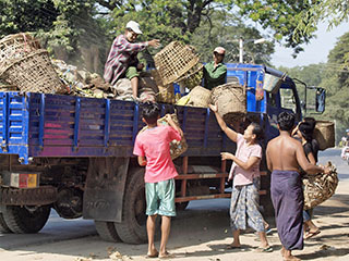 prügikäitlus Myanmari moodi