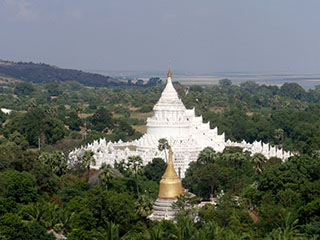 taamal paistab Mya Thein Tan Pagoda