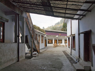 Ghoom Monastery, 2 220 meetrit