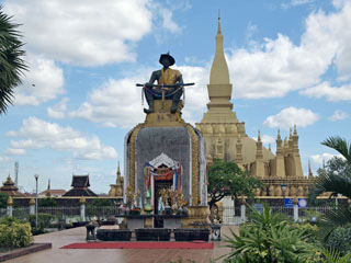 King Sethathirath Statue