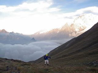 2 442 m, Col Sapin, jälle tõuseme, taamal Grandes Jorasses ... [61:53:31]