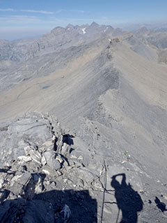 2 867 m, selle võistluse kõrgeim tipp, Mont Buet [3 096], pole enam kaugel ... [117:39:48]