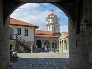 sissepääs Püha Naumi kloostrisse (Манастир Свети Наум)